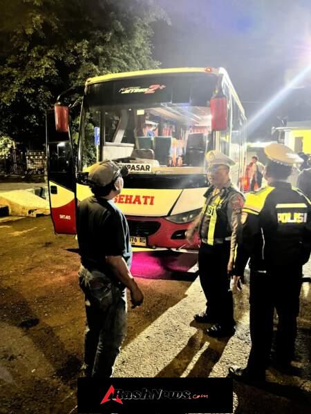 Ops Ketupat Agung 2026 : Personel Pos Pelayanan Terminal Ubung Intensifkan Patroli Atensi Arus Mudik