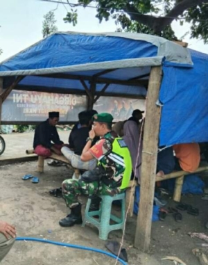 Babinsa Dadap Bersama Tokoh Masyarakat Bahas Kamtibmas Jelang Idul Fitri 1447 H