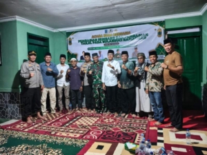 Pererat Silaturahmi, Danramil 1614-03/Hu’u Gelar Buka Puasa dan Bagikan Sembako