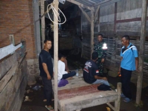 Kebersamaan Aparat dan Warga Jaga Kondusifitas Desa
