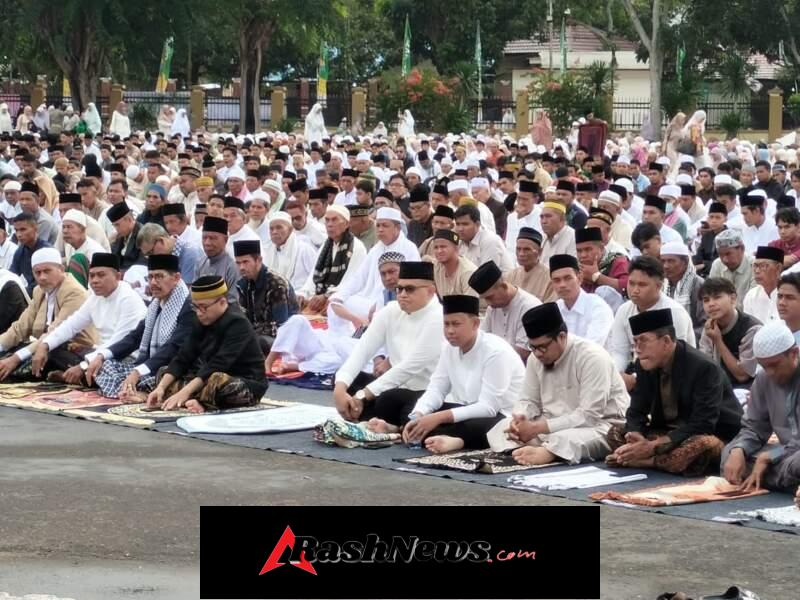 Sinergi TNI dan Pemda, Dandim Janu Hendarto Hadiri Shalat Idul Fitri Bersama Masyarakat Dompu