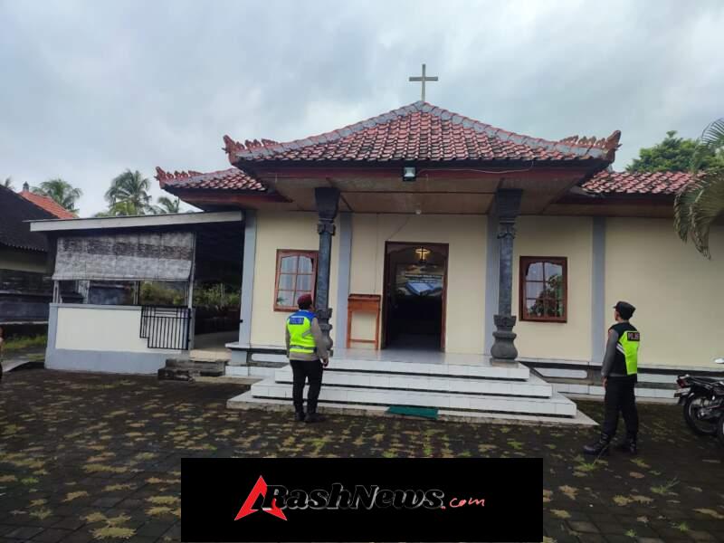 Polsek Selemadeg barat laksanakan pengamanan Ibadah Misa Minggu Umat Kristen di Gereja Sabdajati Desa Selabih