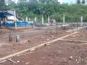 Jaga Kamtibmas, Babinsa Detukeli Monitoring Wilayah Sekaligus Awasi Pembangunan KDKMP
