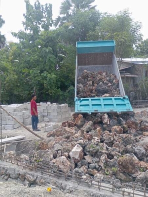 Babinsa Pastikan Material KDKMP Aman dan Lancar