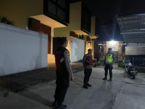 Polsek Kuta Utara Patroli Cegah Kriminalitas Di Jalur Wisata Jalan Pura Dalem Canggu