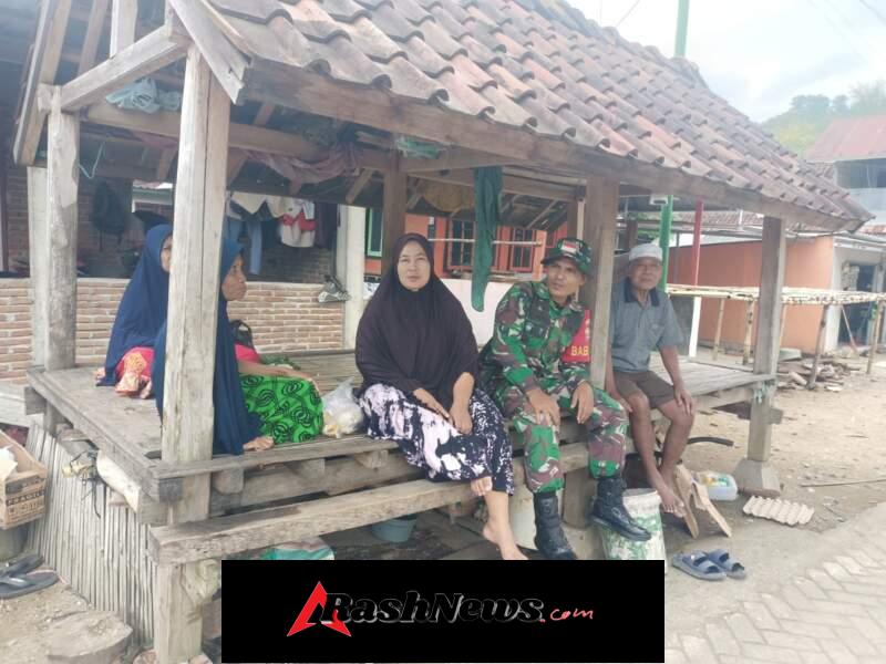Suasana Lebaran Dimanfaatkan Babinsa untuk Bangun Keharmonisan Desa
