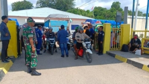 Sertu Jhonatan Kawal Aktivitas Pelabuhan, Situasi Tetap Kondusif