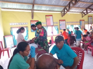 Dukung Program Kesehatan, Babinsa Koramil 1624-07 Monitoring ILP di Belabaja