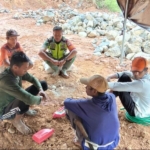 Himbauan Babinsa Parado Dorong Petani Jagung Jaga Kualitas dan Kamtibmas Desa