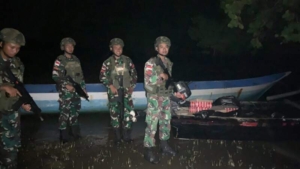 Yonarmed 12 Kostrad Amankan 41 Krat Minuman Ilegal di Pesisir Rawan Perbatasan