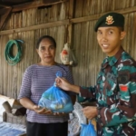 Jumat Berkah Yonarmed 12 Kostrad, Hadirkan Senyum untuk Warga Belu