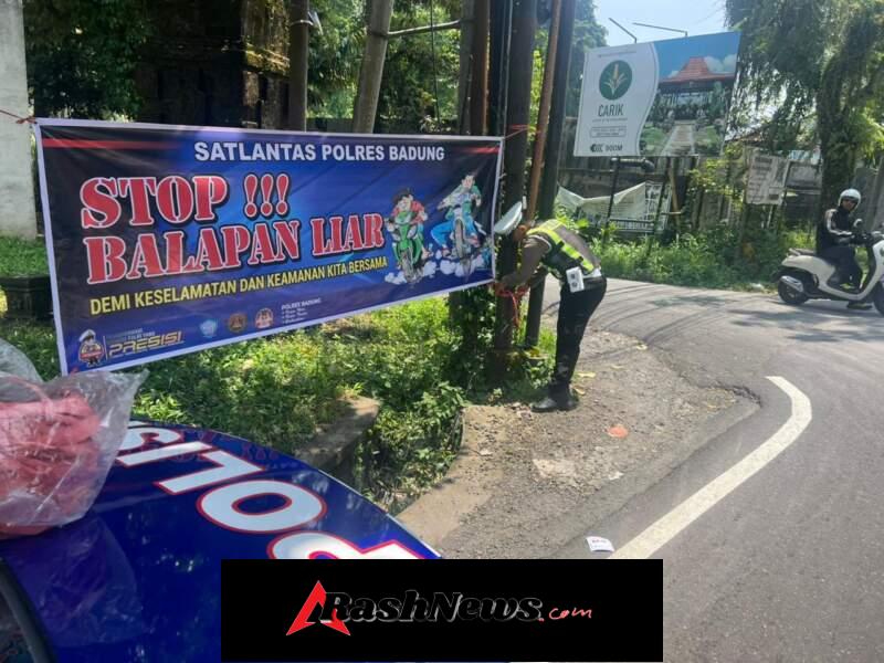 Stop Balap Liar, Polsek Mengwi Pasang Spanduk di Dua Lokasi Strategis