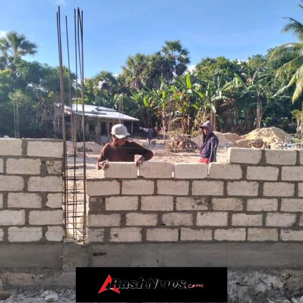 Babinsa Koramil Baa Pantau Kegiatan Pembangunan KDKMP Desa Oematamboli