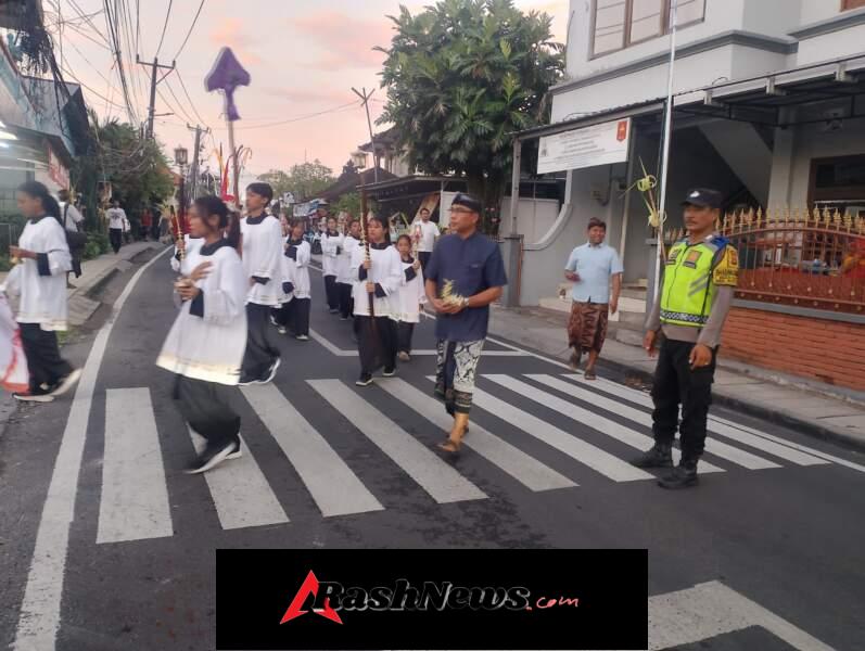 Polsek Kuta Utara Melalui Bhabinkamtibmas Amankan Ibadah Minggu Palma.