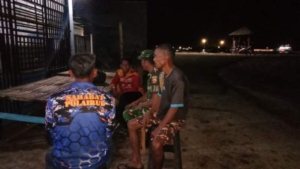Babinsa Poto Tano Aktif Imbau Warga Jaga Kamtibmas