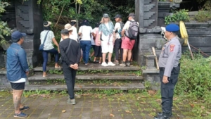 ATENSI WISATAWAN DI DERMAGA KUBURAN TRUNYAN, POLRES BANGLI INTENSIFKAN PATROLI DAN IMBAUAN KESELAMATAN