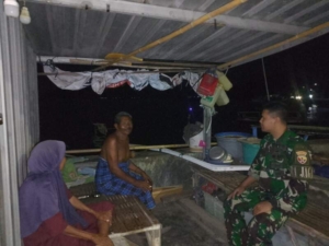 Sertu Fahrizal Pimpin Patroli Malam, Keamanan Poto Tano Terjaga