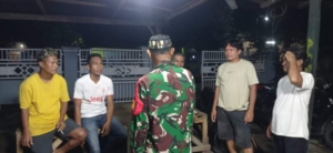 Hangatnya Kebersamaan Babinsa dan Karang Taruna dalam Ronda Malam di Dusun Bara