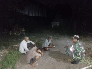 Langkah Sunyi Babinsa Serda Dahlan, Menjaga Desa Tetap Aman dan Nyaman