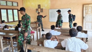 Yonarmed 12 Kostrad Perkuat Pendidikan Anak Perbatasan di Kobalima Timur