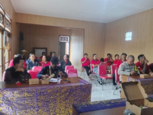 Bhabinkamtibmas Desa Antapan Hadiri Rapat Pertanggungjawaban BUMDes Tahun 2025