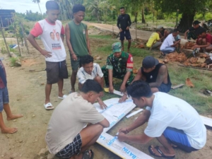 Sambut Lebaran, Koramil Macang Pacar Gelar Aksi Bersih dan Hias Masjid
