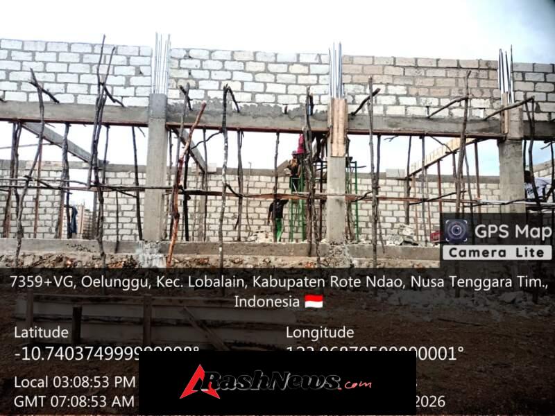 Progres KDKMP Oelunggu Berlanjut, Babinsa Awasi Pengecoran Slof Atas