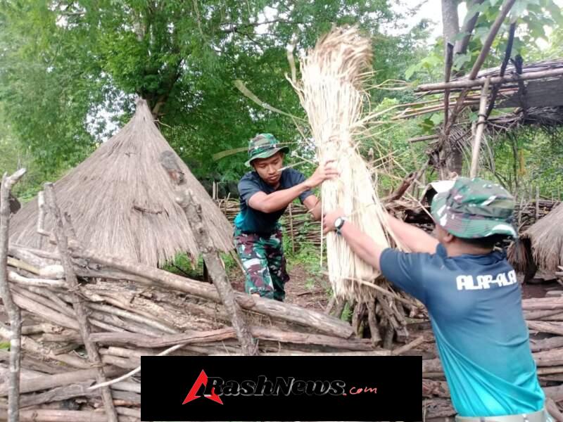 Perbaiki Pondok Warga, Satgas Pamtas Yonarhanud 2 Kostrad Karya Bakti Bersama