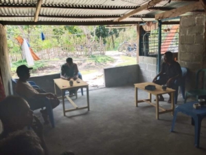 Babinsa Karera Jadi Penengah, Warga Sepakat Selesaikan Masalah Secara Kekeluargaan