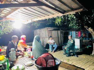 Patroli Malam Koramil 1628-01/Taliwang, Tingkatkan Keamanan Lingkungan Warga
