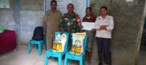 Tanpa Lelah, Babinsa SoE Awasi Distribusi Bantuan Hingga Tuntas