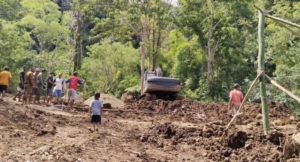 Babinsa Lembor Aktif Dampingi Proyek Jembatan Kali Wae Lombor 2