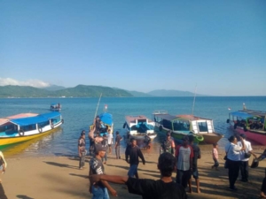 Babinsa Sigap Beri Imbauan Keselamatan kepada Peziarah Semana Santa di Wureh