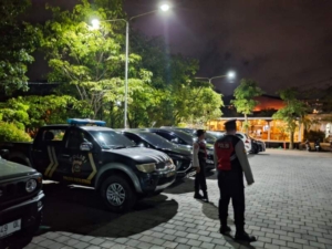 Polsek Kuta Utara Patroli  Pantau Situasi Di Jalan Berawa.