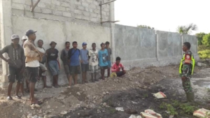 Sinergi TNI dan Masyarakat, Babinsa Bian Lakukan Komsos di Desa Oemanu