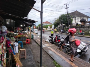 Strong Point Simpang Pasar Bajera Polsek Selemadeg, Pastikan Kelancaran Mobilitas Pagi
