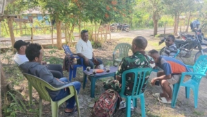 Cegah Gangguan Ibadah, Babinsa Lakukan Pemantauan dan Himbauan di Insana Tengah