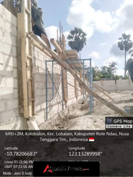 Babinsa Koramil Ba’a Pastikan Kegiatan Konstruksi Desa Oematamboli Tertib dan Terpantau