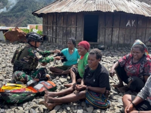 ‎Menyusuri Honai ke Honai, Satgas Yonif 743/PSY Tebar Kepedulian dan Layanan Kesehatan Gratis