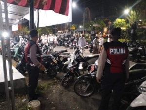 Polsek Abiansemal Intensifkan Patroli Biru, Amankan Kegiatan Piodalan Di Desa Mekar Bhuwana