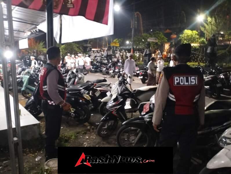 Polsek Abiansemal Intensifkan Patroli Biru, Amankan Kegiatan Piodalan Di Desa Mekar Bhuwana