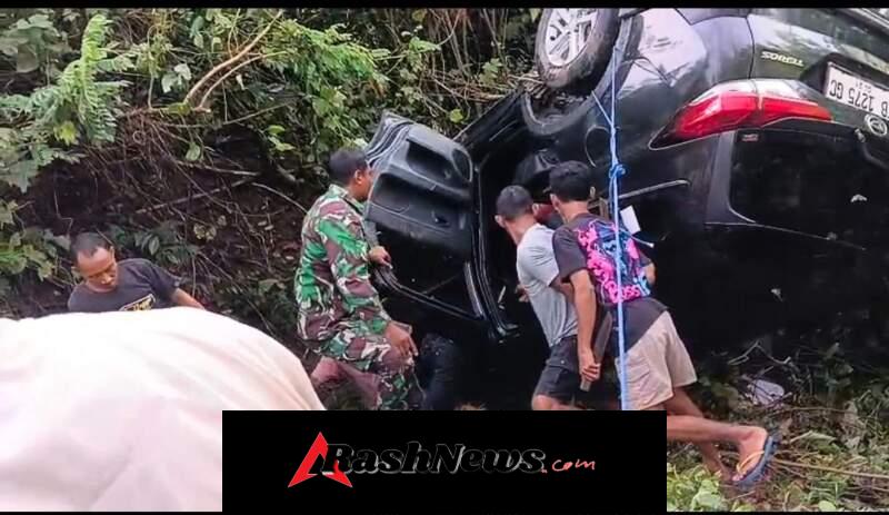 Tanggap di Lokasi, Babinsa Kodim 1630/Mabar Evakuasi Ibu Hamil dari Kecelakaan