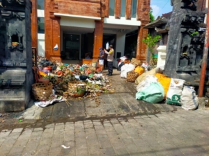 Polsek Denpasar Barat Intensifkan Pengawasan Swakelola Sampah di TPS3R, Dorong Pemilahan Sejak Dini