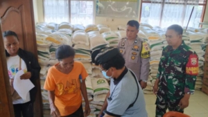 Babinsa 1623-07/Bebandem Pastikan Penyaluran Bantuan CPPD Tepat Sasaran