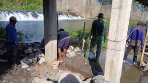 Dukung Konektivitas Wilayah, Pembangunan Jembatan Perintis Garuda di Seririt Libatkan TNI dan Masyarakat