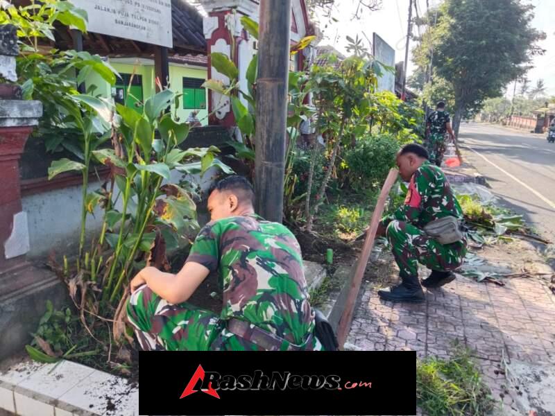 Optimalkan Binsat, Koramil Banjarangkan Lakukan harwat Pangkalan Dengan Aksi Bersih Lingkungan