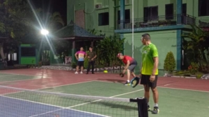 Wabup Klungkung Didampingi Dandim Klungkung Jajal Olahraga Pickle Ball