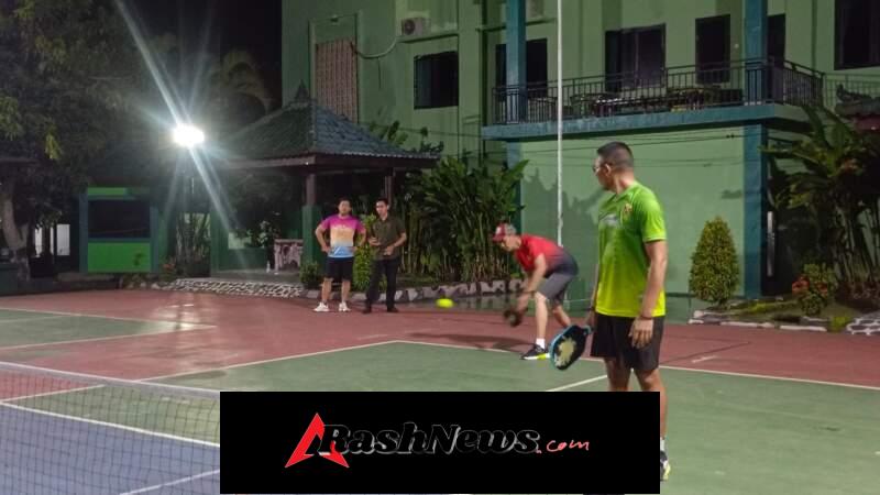 Wabup Klungkung Didampingi Dandim Klungkung Jajal Olahraga Pickle Ball