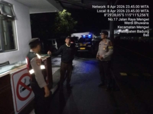 Patroli Harkamtibmas Polsek Mengwi Kolaborasi dengan Satpam Gudang Indomarko Ciptakan Kamtibmas yang Kondusif