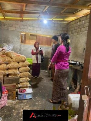 Dalam Rangka Sertifikasi Halal Legalitas Usaha UMKM, Babinsa Nyanglan Tegaskan Pentingnya Sertifikasi Halal